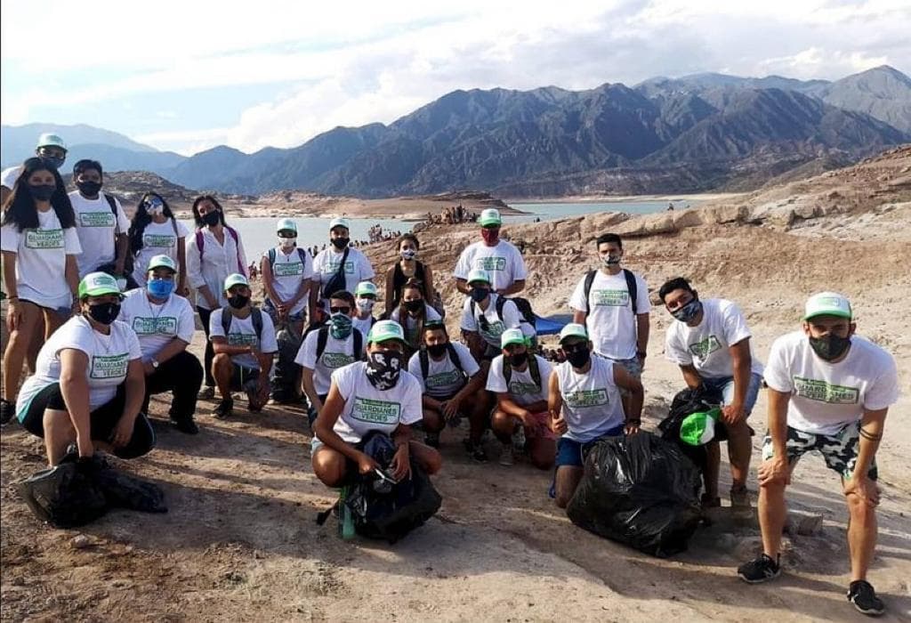 Invitan a una jornada de limpieza del Perilago del Dique Potrerillos