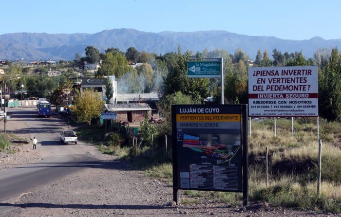 Multaron a una desarrolladora irregular del piedemonte en Luján
