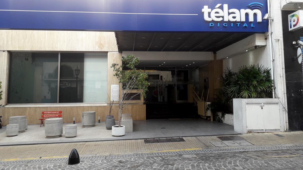 Milei anunció el cierre de la Agencia Télam.