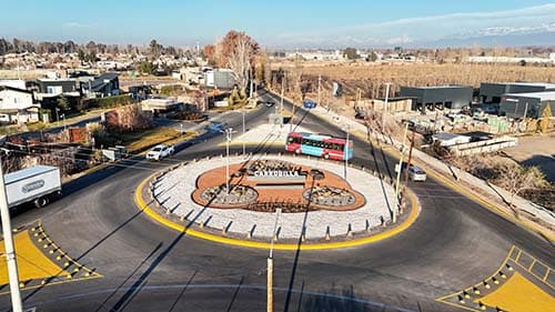 Remodelaron la rotonda de calle Terrada en Carrodilla.