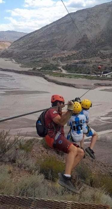 Luján Xtreme: Canopy sobre el río Mendoza.